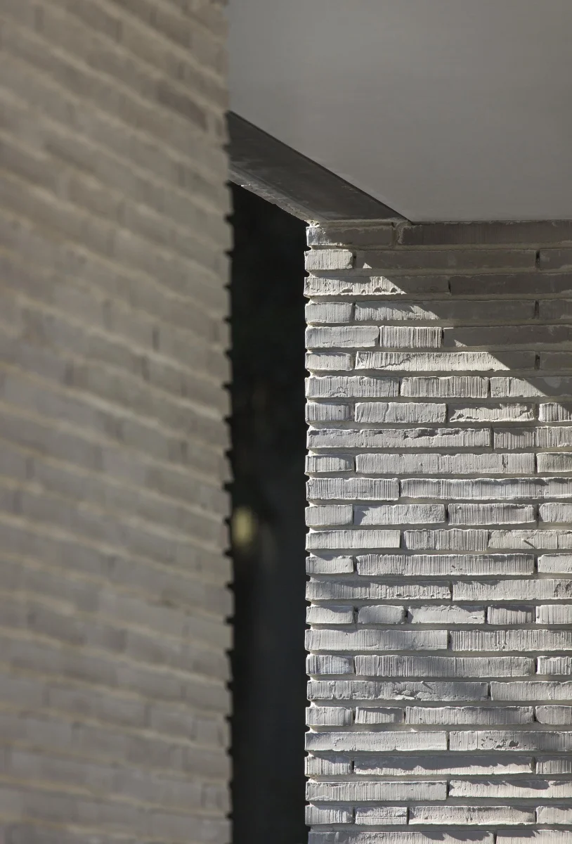 Façade bricks